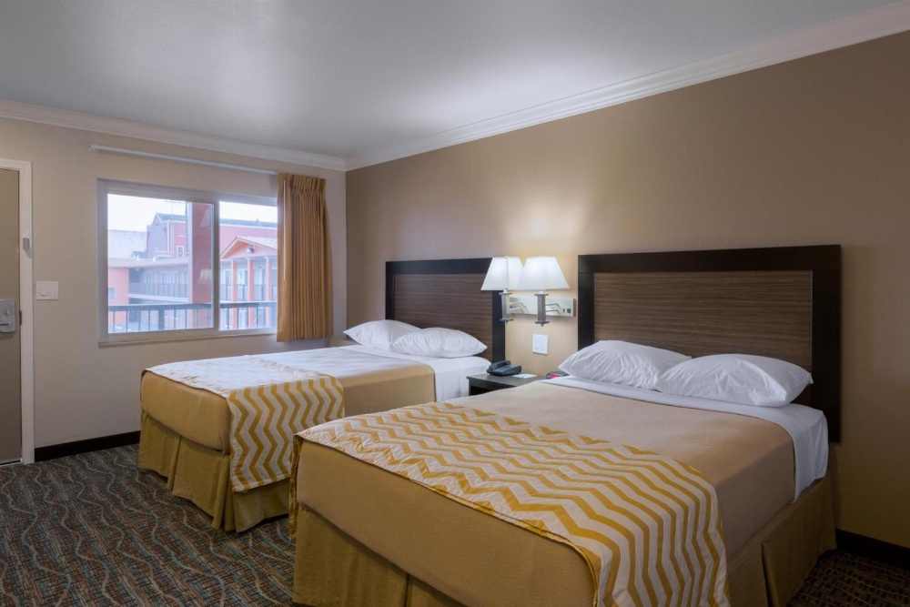 Room image 3