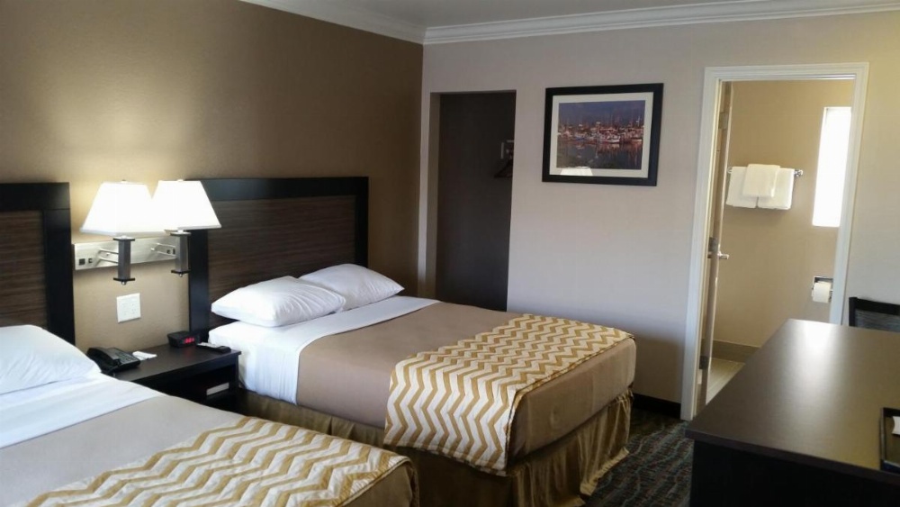 Room image 4