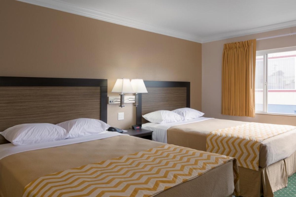 Double Room with Two Double Beds - Non-Smoking