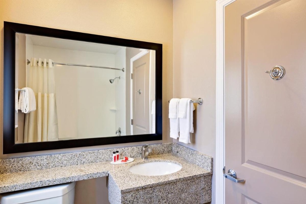 Room image 4
